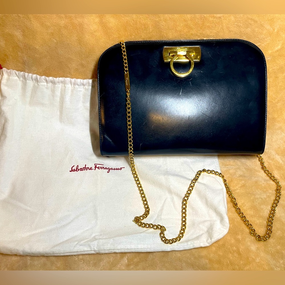 Salvatore Ferragamo Vintage 
Dark Navy blue Leather Handbag Purse